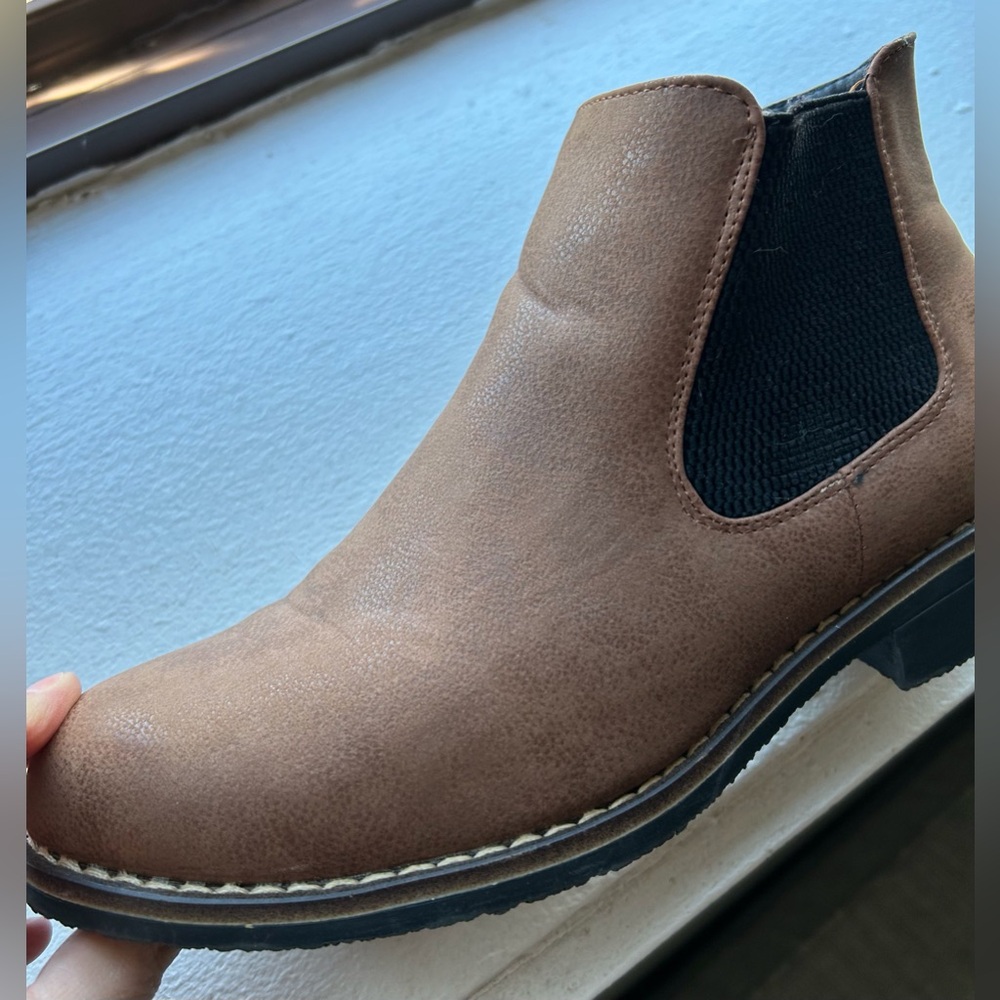 Women’s Cotton Traders brown ankle boots size 9
